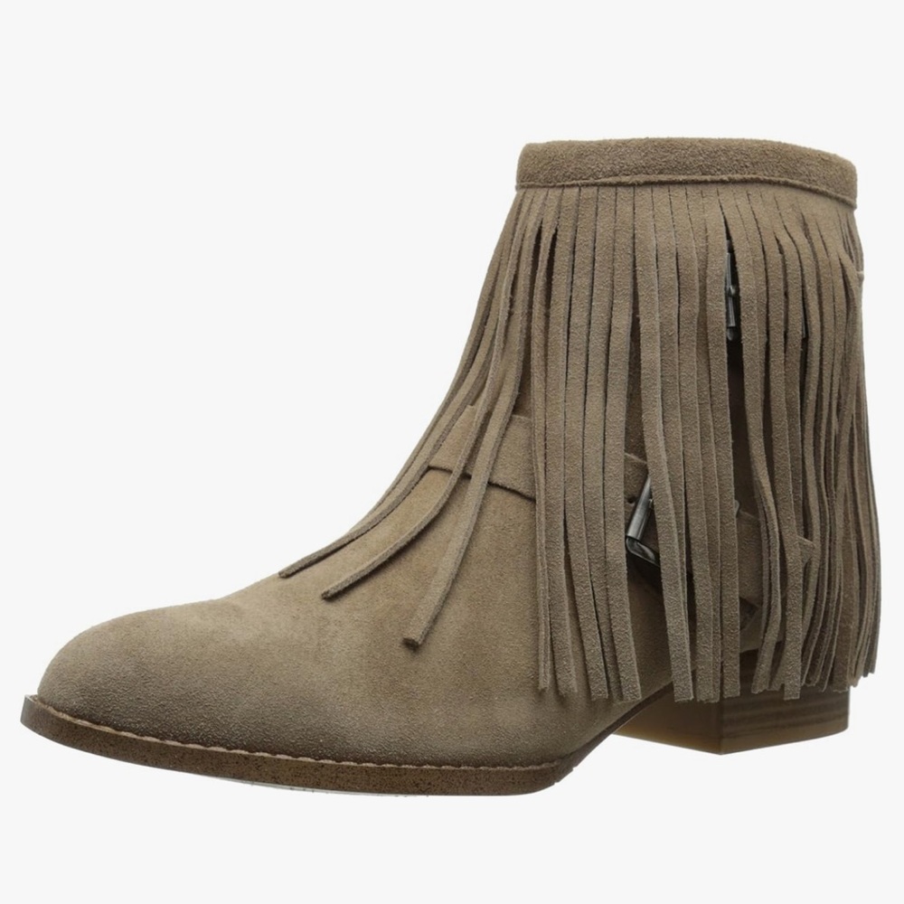 BCBG generation Capricorn bootie 7 M